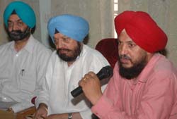 Iqbal Singh Bhatti , General Secretary, Turban Action Committee, France, talks to mediapersons in Jalandhar 